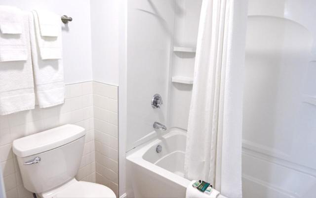The Margate Resort Laconia Room photo